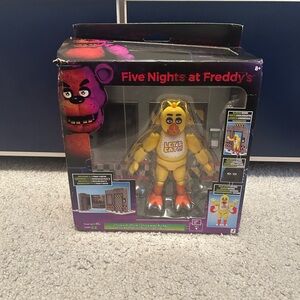 Five Nights at Freddy’s Chica with Office Jazwares